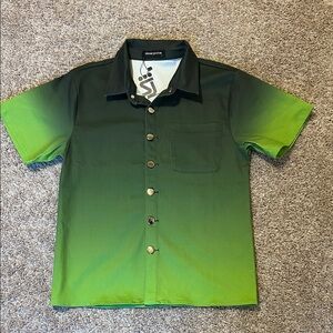 Green and Black Casual Button Down Shirt with Dynamic Color Gradient